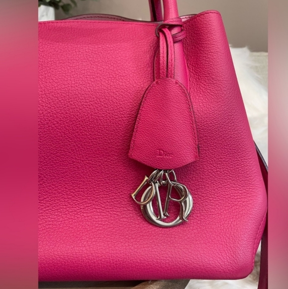 CHRISTIAN DIOR Large Open Bar Pink Grained Leather Two-Way Tote - Picture 2 of 16